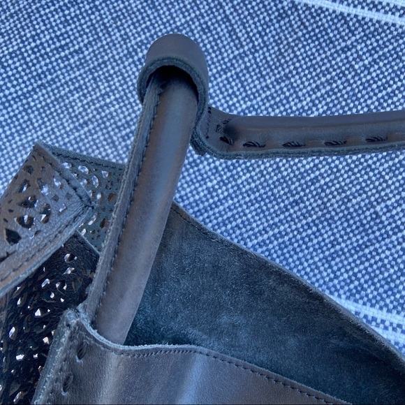 The Sak black leather lasercut large shoulder tote bag - Picture 4 of 7